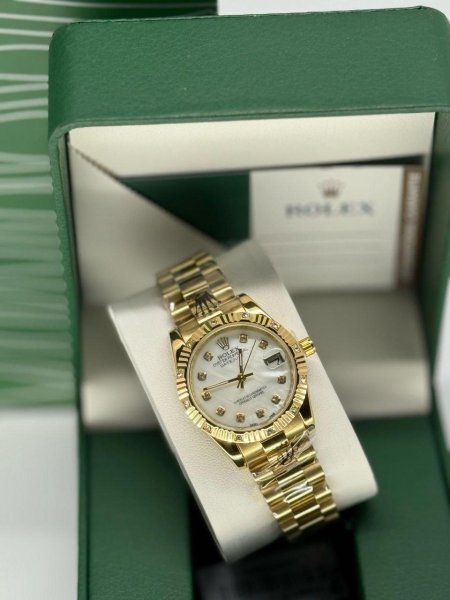ساعة Rolex للصبايا